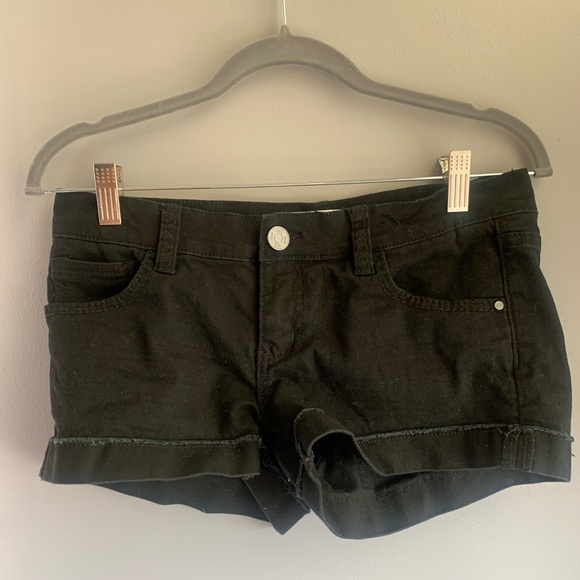 Super Cute Black Denim Shorts 🖤 - Picture 2 of 5